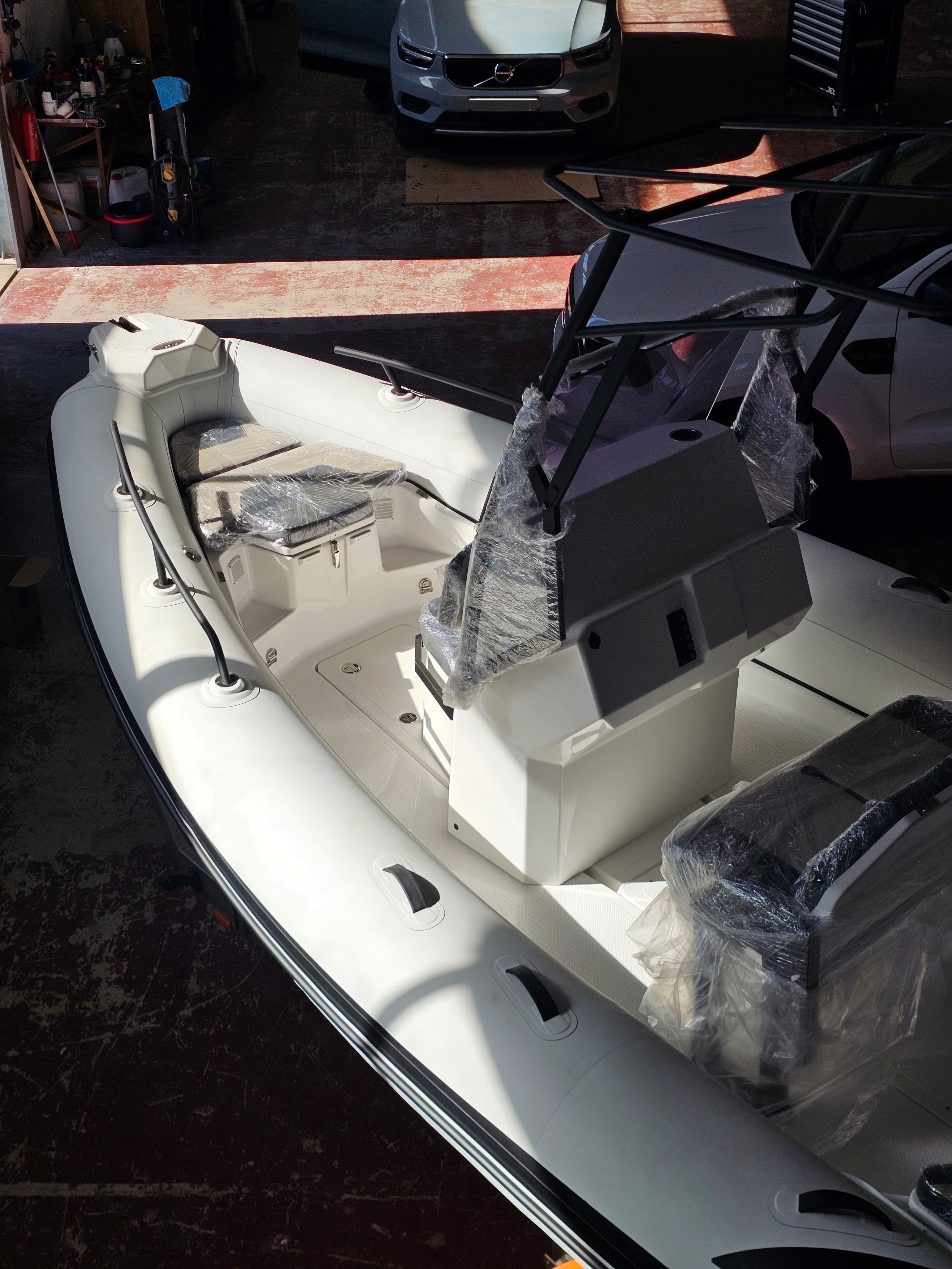Grand Drive Line 600 LUX 8