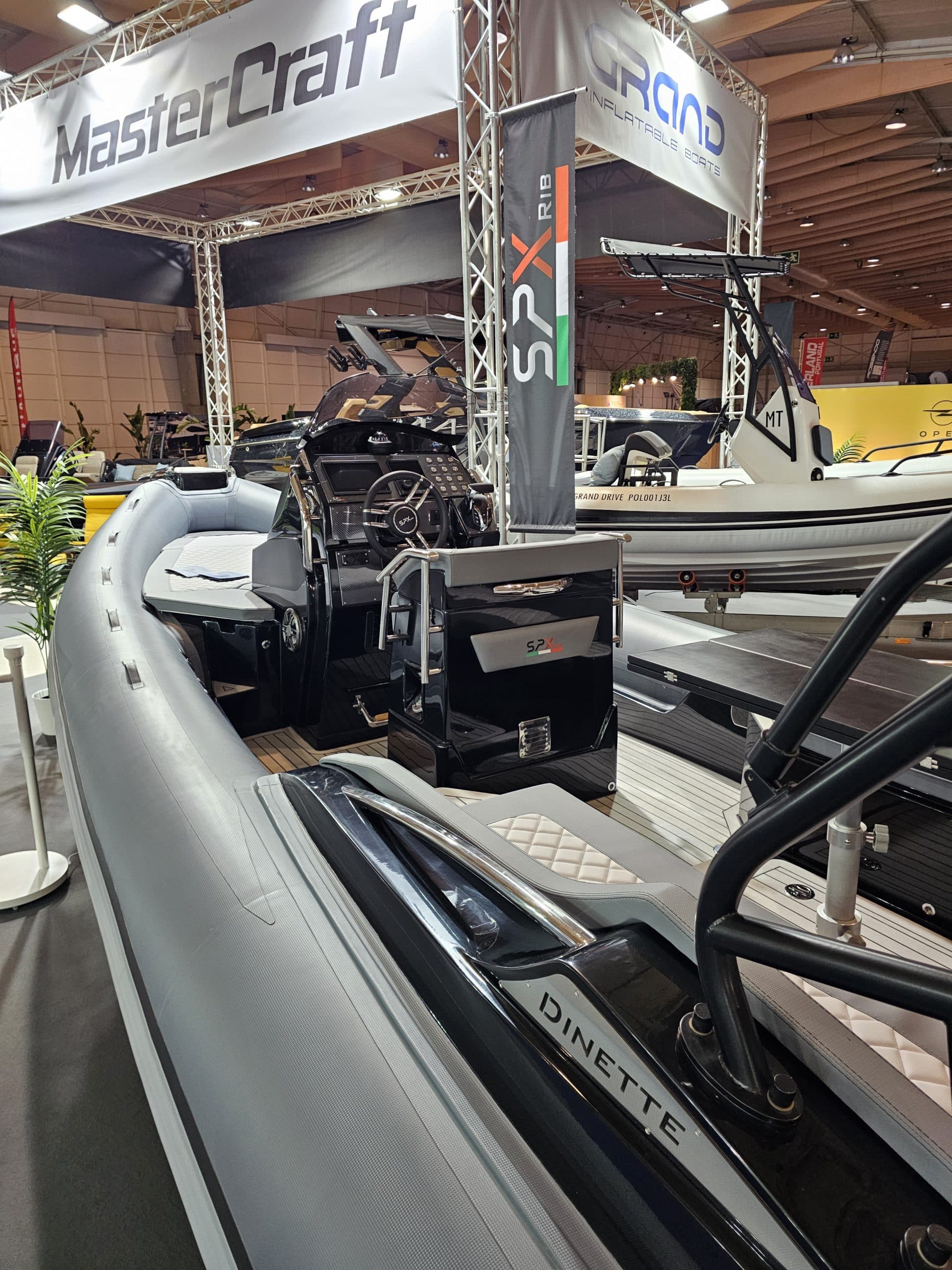 SPX RIB 24 Dinette 5