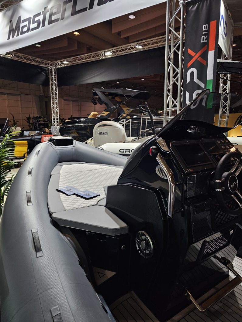 
								SPX RIB 24 Dinette full									