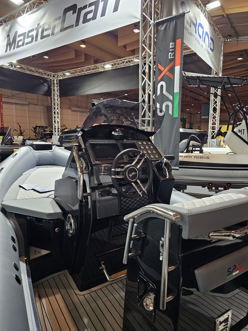 
								SPX RIB 24 Dinette full									