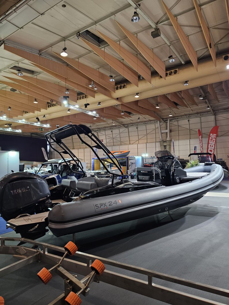 
								SPX RIB 24 Dinette full									