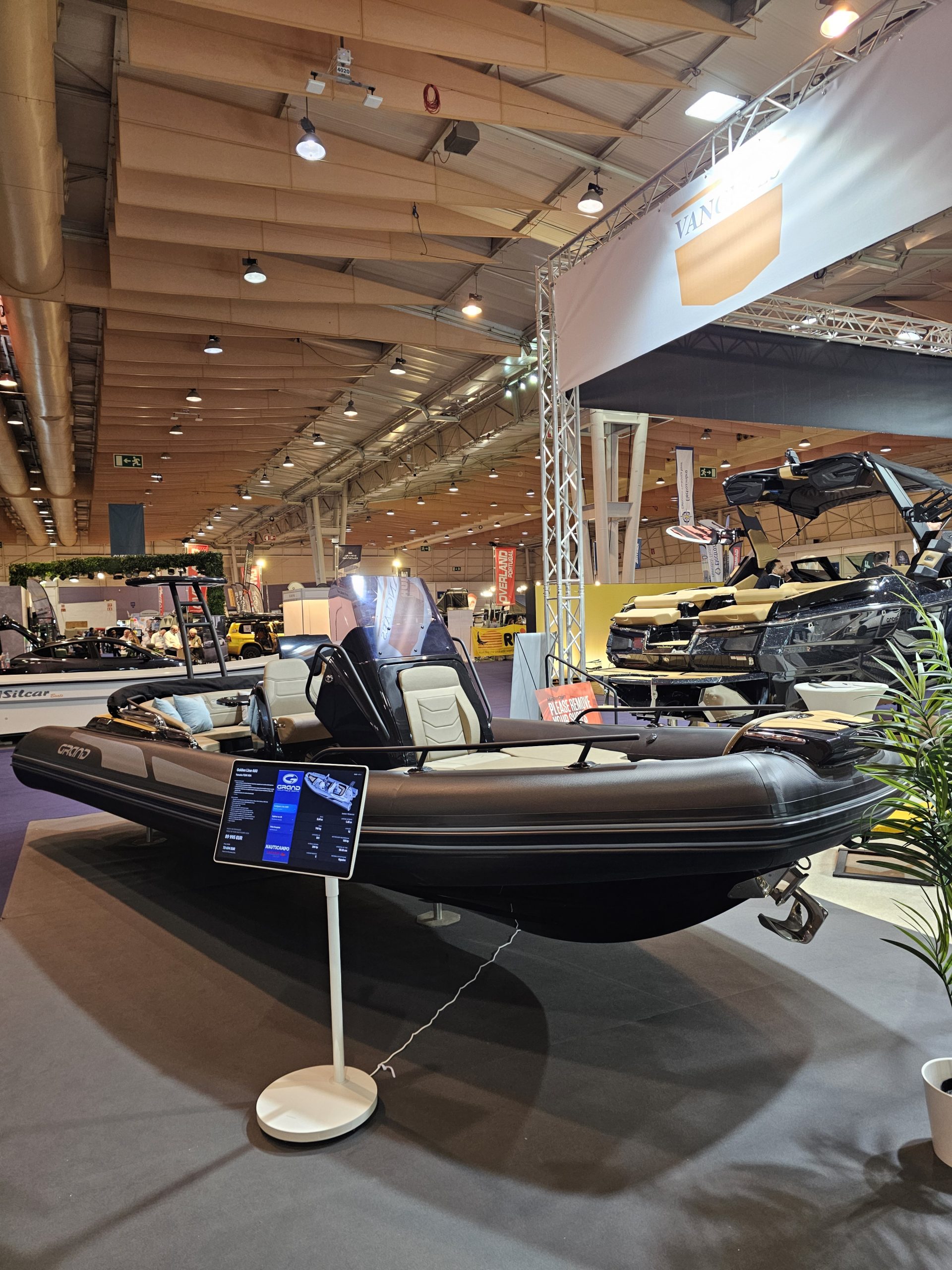 Grand Golden Line 680